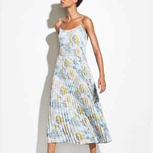 NWT Vince Pleated Floral Dress $325